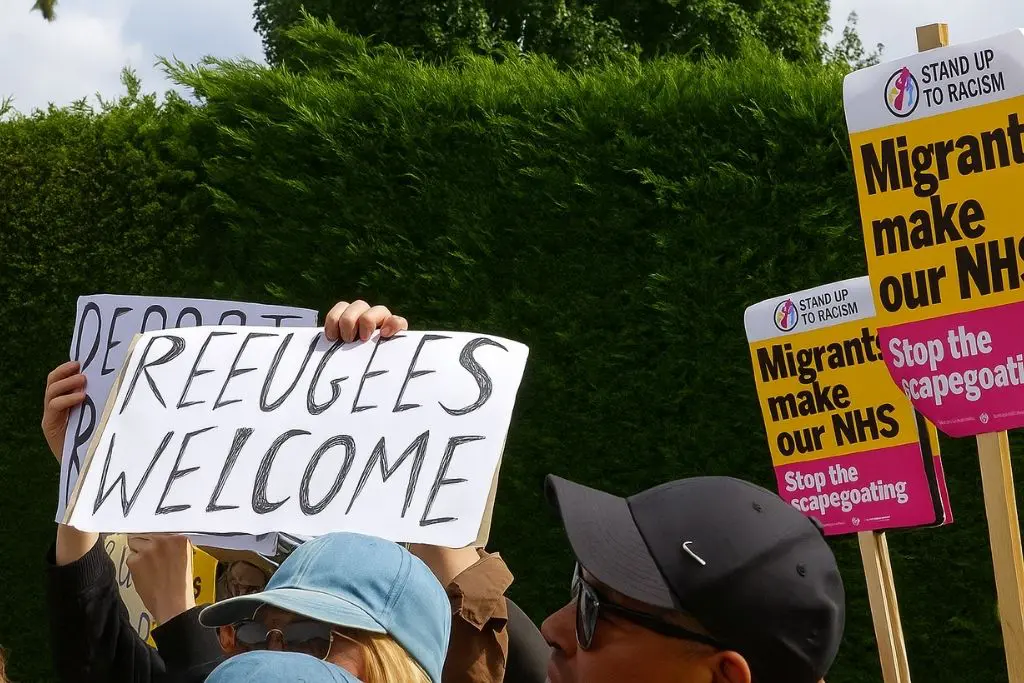 Police Separate Rival Protesters in Herne Bay Immigration Standoff