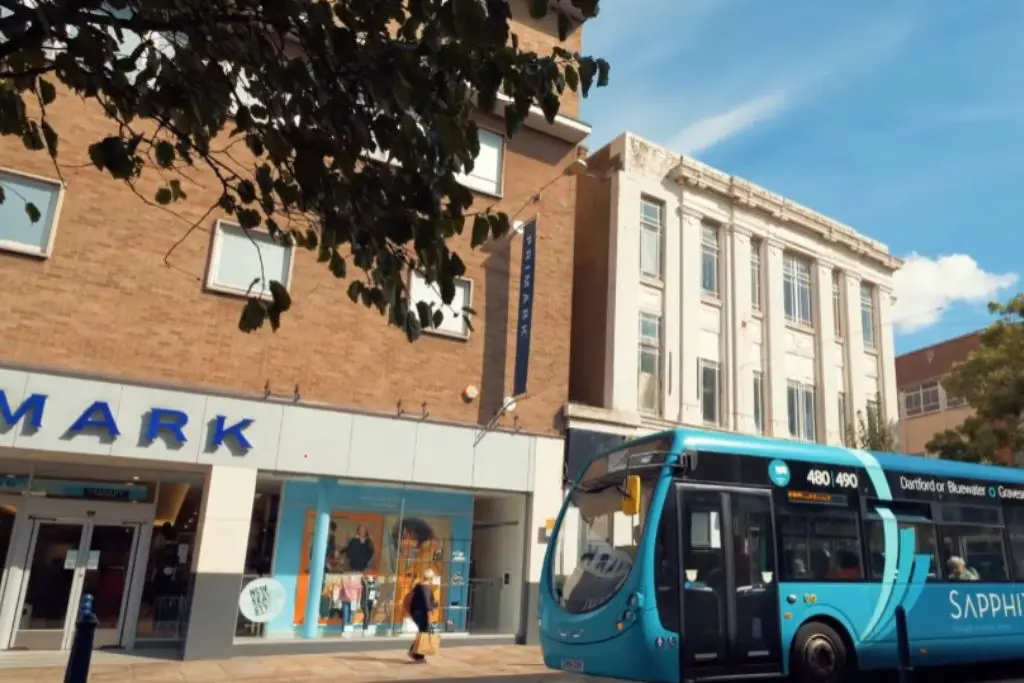 Gravesham planning: Town flats, pub repairs, and Northfleet row